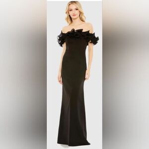 Mac Duggal 49643 Off the Shoulder Ruffle Detail Column Gown NWOT size 2 Black